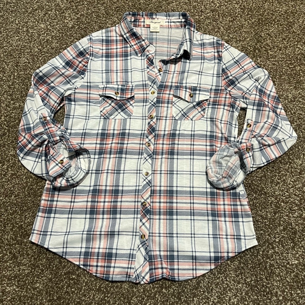 Like new- worn once. Women’s Passport plaid size large